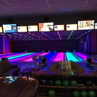 Foto tirada no(a) Knuckleheads Trampoline Park • Rides • Bowling por Rick K. em 12/8/2016