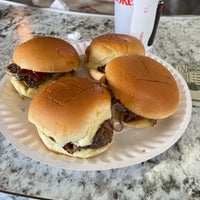 Foto tirada no(a) White Manna Hamburgers por Dan E. em 4/21/2024