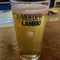 Photo taken at Moeder Lambic Fontainas by Raquel C. on 1/30/2024