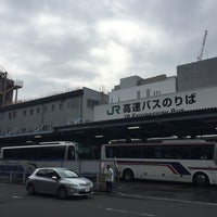 Photo taken at 新宿駅新南口(代々木)バスターミナル (Shinjuku Sta. JR Expressway Bus Terminal) by KUGENUMAN on 4/3/2016