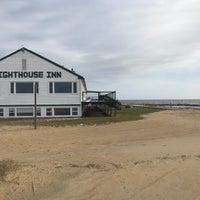 Foto tirada no(a) Lighthouse Inn por Nicole D. em 12/13/2019