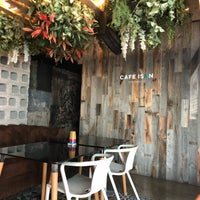 1/5/2018 tarihinde Manu A.ziyaretçi tarafından Cafe Isan'de çekilen fotoğraf