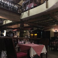 Photo taken at La Vigna Restaurant by Manu A. on 5/19/2016