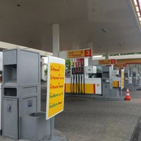 Photo taken at Shell by Robert T. on 5/30/2018