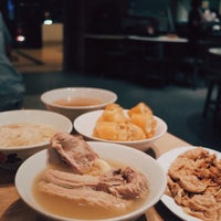 Photo taken at SONG FA bak kut teh 肉骨苶 by Victor R. on 8/8/2019