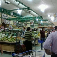 Foto tirada no(a) Savegnago Supermercados por Tatiana R. em 2/27/2013