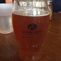 รูปภาพถ่ายที่ Crown Valley Brewing and Distilling โดย David B. เมื่อ 10/14/2017
