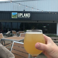 Foto diambil di Upland Brewing Company Brewery &amp;amp; Tasting Room oleh Jameson R. pada 6/15/2018