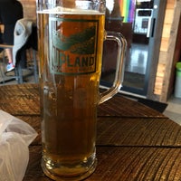 Foto diambil di Upland Brewing Company Brewery &amp; Tasting Room oleh Jameson R. pada 2/24/2018