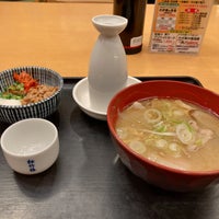Photo taken at わが家の食堂 深川店 by ナガレ on 3/5/2024