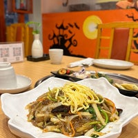 รูปภาพถ่ายที่ Yee Hwa Restaurant โดย Yean Yee L. เมื่อ 10/25/2023