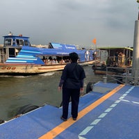 Photo taken at ท่าเรือเกียกกาย (Kiak Kai Pier) N21 by Prame J. on 1/18/2019