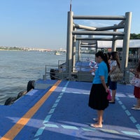 Photo taken at ท่าเรือเกียกกาย (Kiak Kai Pier) N21 by Prame J. on 11/29/2018