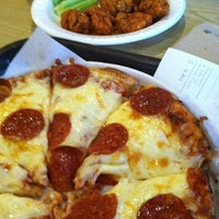 รูปภาพถ่ายที่ Pizza By Pappas โดย Lisa V. เมื่อ 10/20/2012