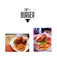 รูปภาพถ่ายที่ Cafe de Burger โดย Ezel Y. เมื่อ 12/14/2014