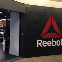 Photo taken at Reebok FitHub Roppongi Hills by ©ワケワカメ on 5/26/2018