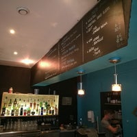9/8/2016 tarihinde Skyseb - Sébastien T.ziyaretçi tarafından Hypnose Cocktail Bar'de çekilen fotoğraf