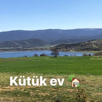 Foto diambil di Kütük Ev Cafe &amp;amp; Bistro oleh Barış T. pada 4/19/2017