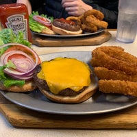 Das Foto wurde bei Bullshead Restaurant von Zantis am 1/27/2019 aufgenommen