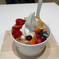 Photo taken at Pinkberry by まつ on 4/11/2021