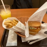 Photo taken at MOS Burger by まつ on 5/29/2021