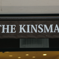 Das Foto wurde bei The Kinsman Barber Shop von The Kinsman Barber Shop am 3/30/2015 aufgenommen