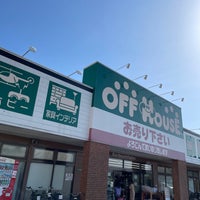 Photo taken at オフハウス東越谷店 by hiropapipapi on 4/30/2022