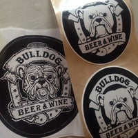 Foto diambil di Bulldog Beer And Wine - Dilworth oleh Donna S. pada 5/23/2015