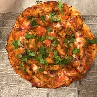 8/12/2018 tarihinde Christine C.ziyaretçi tarafından Curry On Pizza'de çekilen fotoğraf