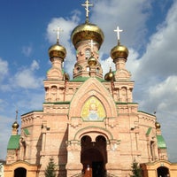Das Foto wurde bei Свято-Покровський Голосіївський чоловічий монастир (Голосіївська пустинь) von Vika Z. am 4/14/2013 aufgenommen