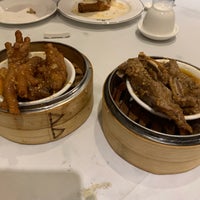 Photo taken at Floata Seafood Restaurant 富大海鮮酒家 by Mickey on 9/1/2019