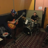 3/25/2017에 George J.님이 Lennon Rehearsal Studios에서 찍은 사진