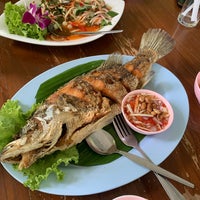 Photo taken at Sung Wean Seafood by Bank K. on 9/7/2022