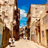 Photo taken at La Habana Vieja by Victor T. on 1/25/2019