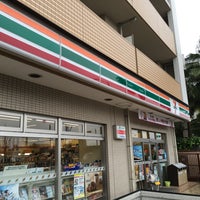 Photo taken at 7-Eleven by Акихико К. on 4/4/2016