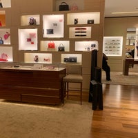 Photo taken at Saks Fifth Avenue by Anjanetta X. on 6/22/2019