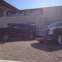 รูปภาพถ่ายที่ Earnhardt Cadillac โดย Rob M. เมื่อ 11/7/2012