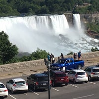 Снимок сделан в Niagara Falls Duty Free Shop пользователем Edo D. 6/30/2016
