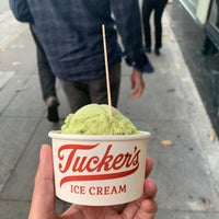 Снимок сделан в Tucker&amp;#39;s Ice Cream пользователем Lily B. 6/21/2021