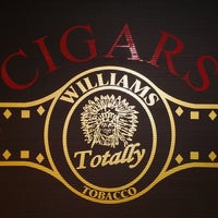 4/2/2015 tarihinde Williams Totally Tobaccoziyaretçi tarafından Williams Totally Tobacco'de çekilen fotoğraf