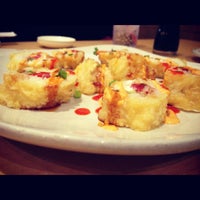 รูปภาพถ่ายที่ Happy Fish Sushi โดย Amara เมื่อ 11/15/2012