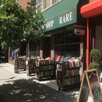 Photo taken at Alabaster Bookshop by Myra W. on 6/16/2018