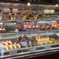 ケーキファクトリー リョウ Dessert Shop In 北九州市
