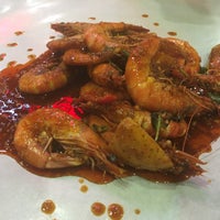 Photo taken at The Shrimp Lover by Onizugolf on 5/20/2016