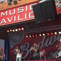Foto tomada en Budweiser Music Pavilion  por Michelle W. el 9/24/2017