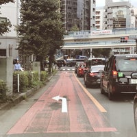 Photo taken at Shibuyabashi Intersection by はじたん🚕 on 8/21/2019