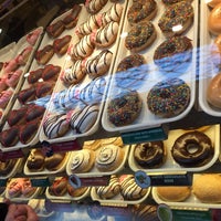 Photo taken at Krispy Kreme by Erçin Ş. on 1/31/2017