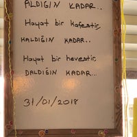 รูปภาพถ่ายที่ Dörtler Pastanesi โดย Tuna Fırat เมื่อ 1/31/2018
