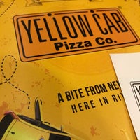 Foto scattata a Yellow Cab Pizza Co. da Meshal Reviews 马. il 8/9/2017