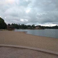 Photo taken at Tuorinniemen uimaranta by Kalle N. on 8/7/2019